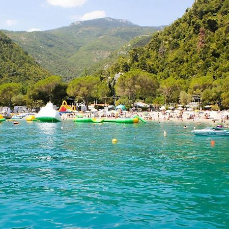 Apartments And Rooms By The Sea Medveja, Opatija - 2305 Ловран Экстерьер фото