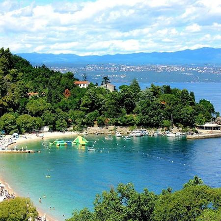 Apartments And Rooms By The Sea Medveja, Opatija - 2305 Ловран Экстерьер фото