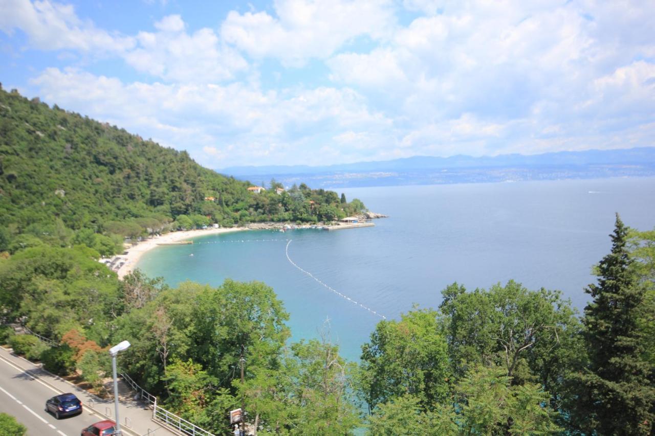 Apartments And Rooms By The Sea Medveja, Opatija - 2305 Ловран Экстерьер фото