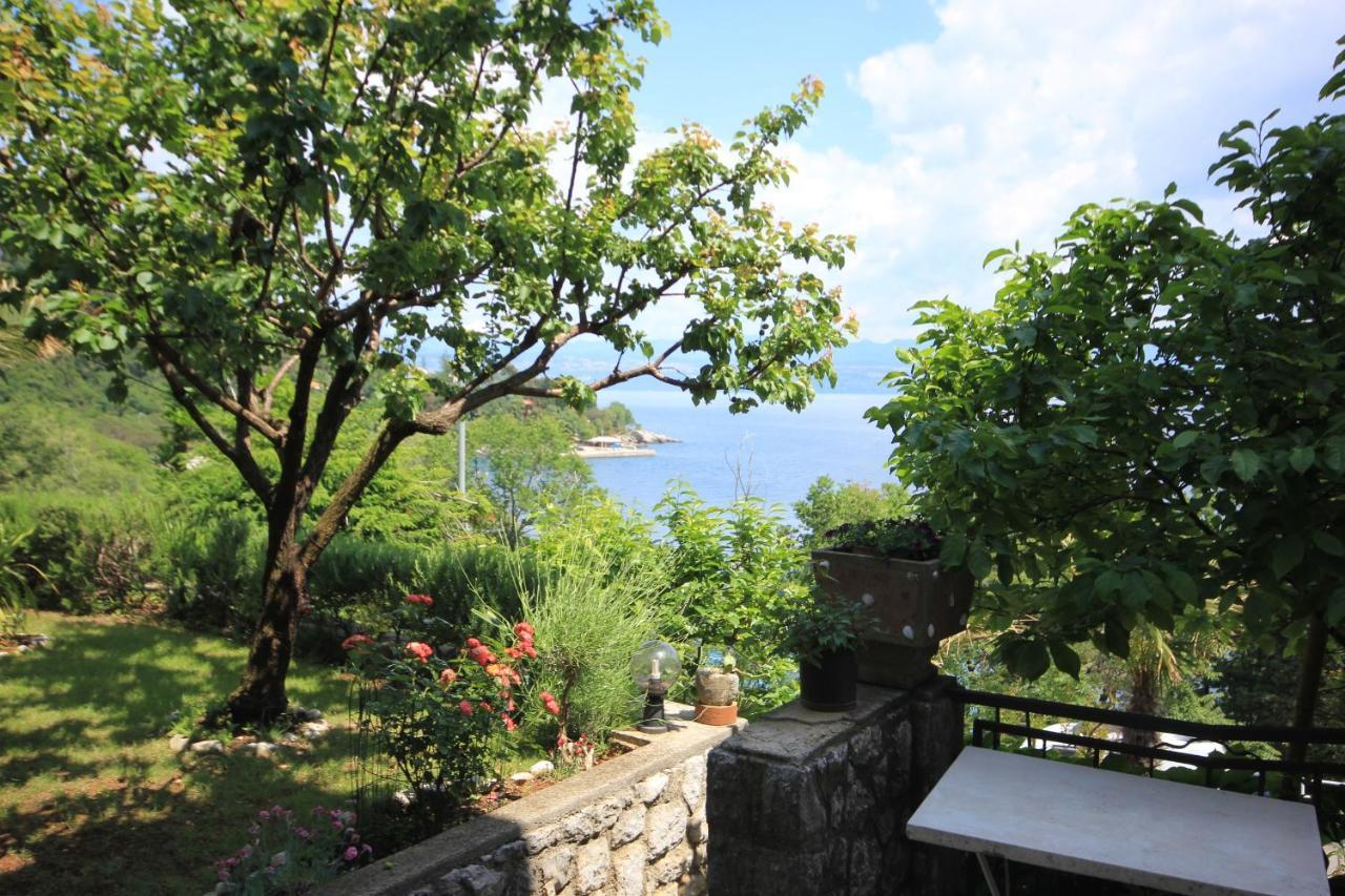Apartments And Rooms By The Sea Medveja, Opatija - 2305 Ловран Экстерьер фото